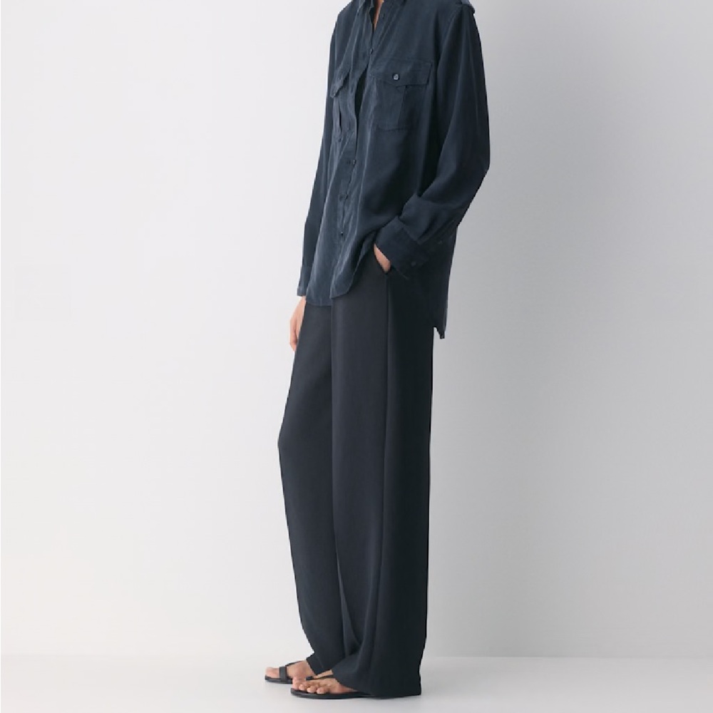 Aritzia - The Effortless Pant